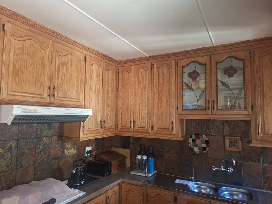 5 Bedroom Property for Sale in Fichardt Park Free State